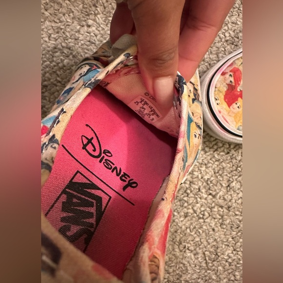 Disney x VANS princess shoes NEW - Picture 2 of 5